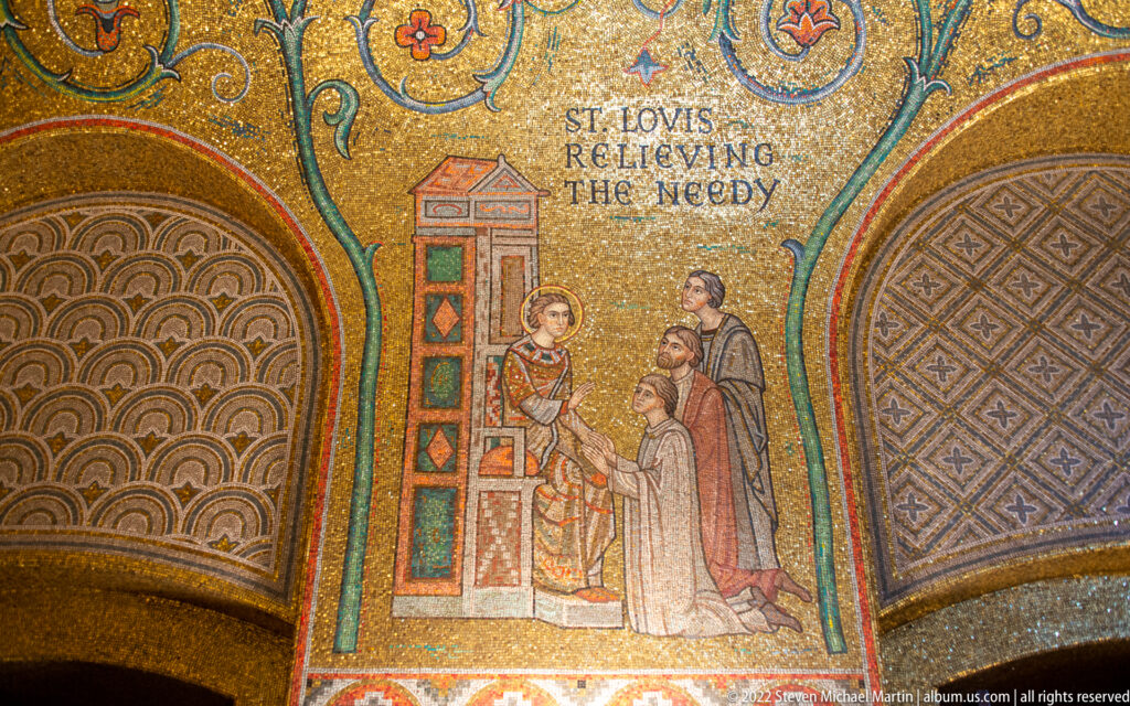 A gold-ground mosaic shows St. Louis giving aid to a family beside a doorway, beneath its title inscription.