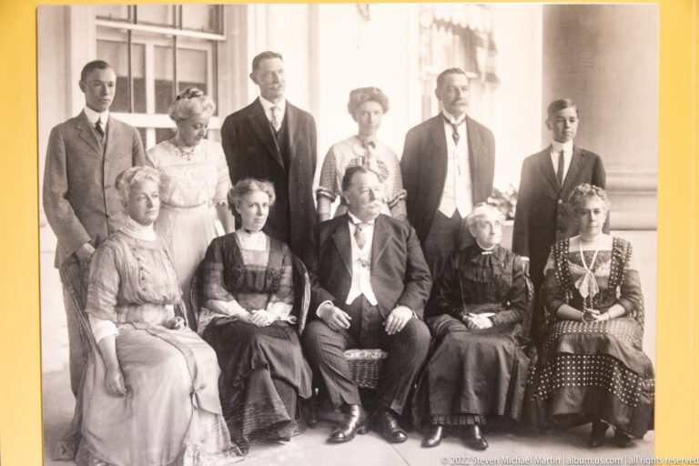 William Howard Taft sits at the center of a formally posed family group arranged in two rows.